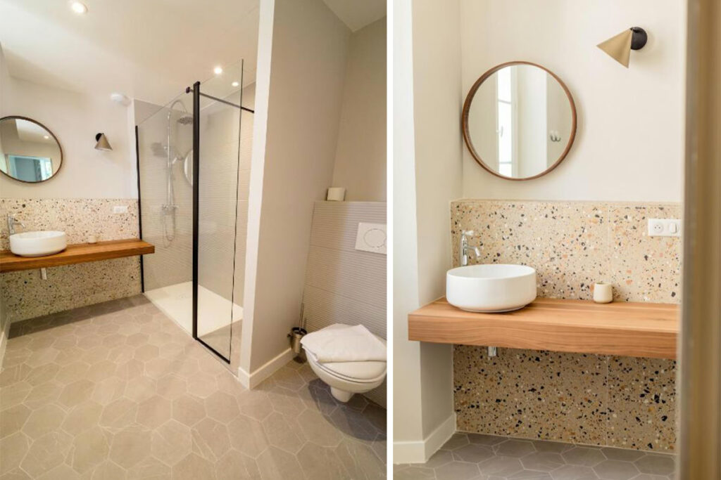 Salle de bain d'une des grandes chambres d'hôtes à Collobrières Une Histoire de Famille